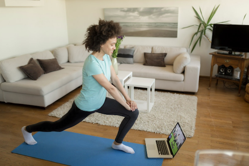 Motivation to work out at home lunge exercise
