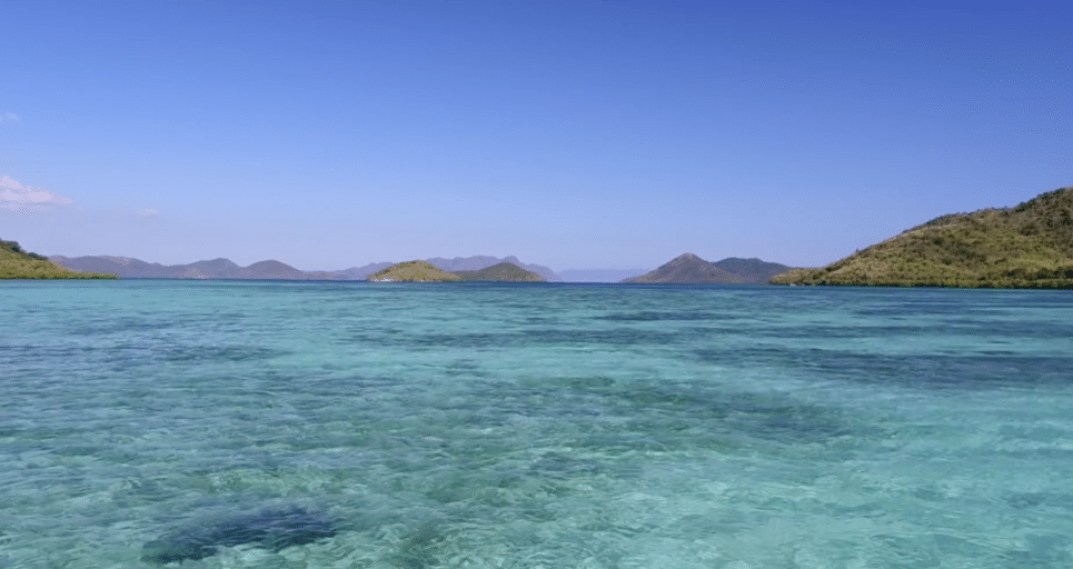 Virtual Rowing - Coron Palawan - Sail over the Deep Blue Waters with Stunning Rock Formations