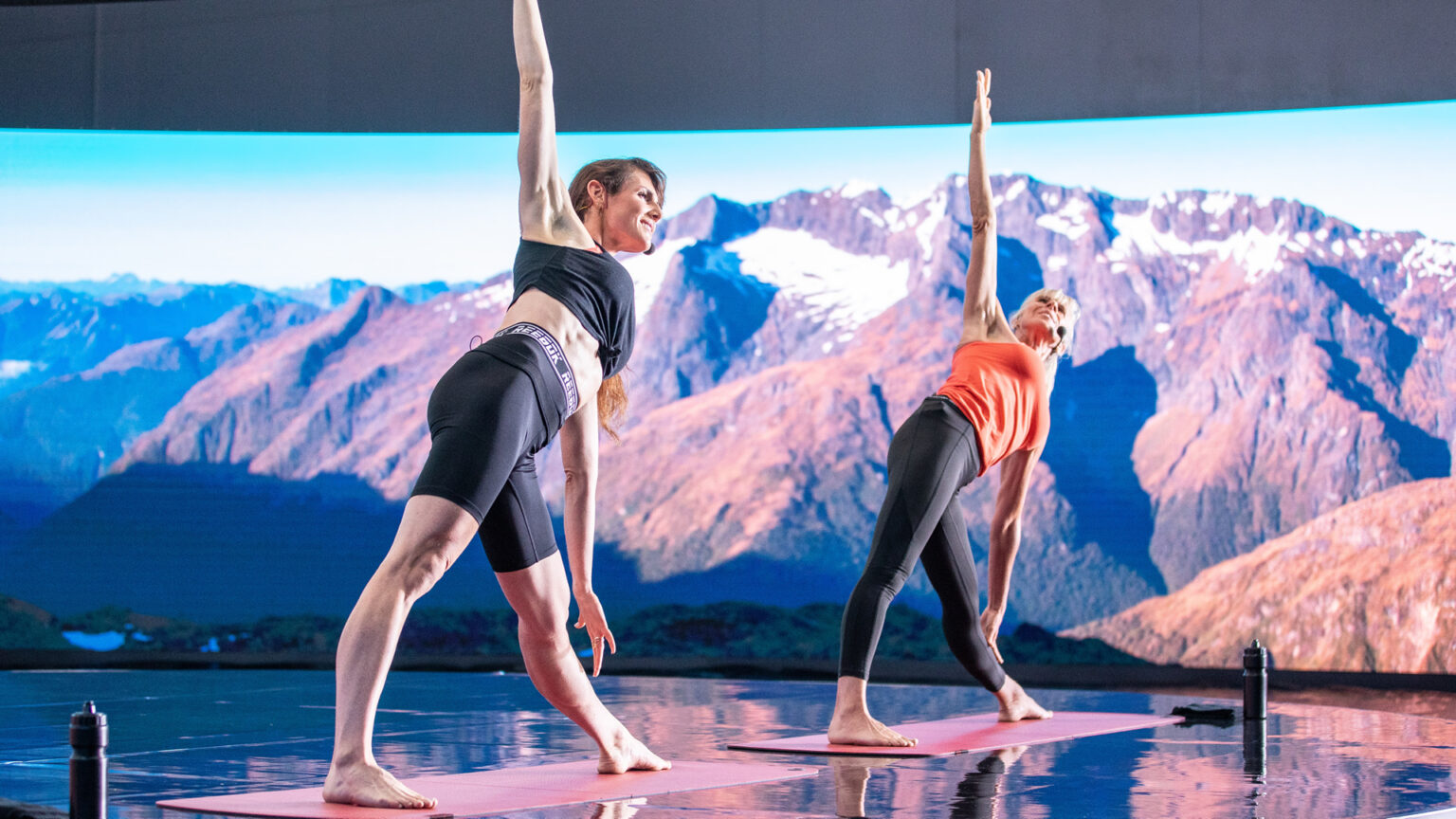 LES MILLS BODYFLOW 92 Yoga (20min) Studio SWEAT onDemand