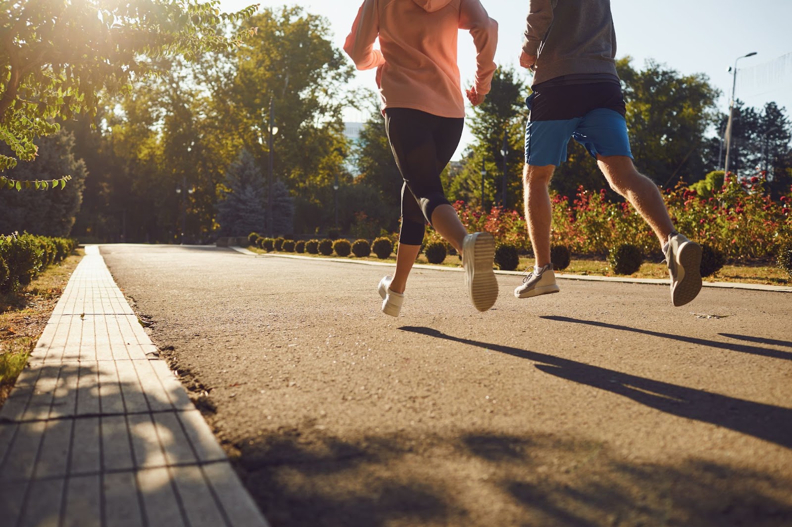 Couple training for a 10K race