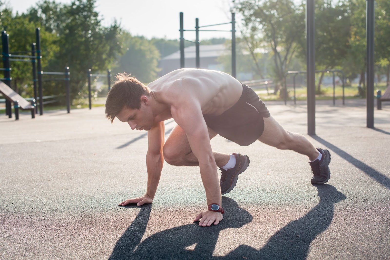 Man doing a mountain climber Boot Camp exercise